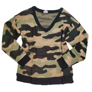 NWT • LuLaRoe Torrie Sweater • XXS (Fits like XS) • Camo
